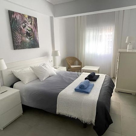 Del Mar 1 Deluxe Apartment Torrevieja Centrum ภายนอก รูปภาพ